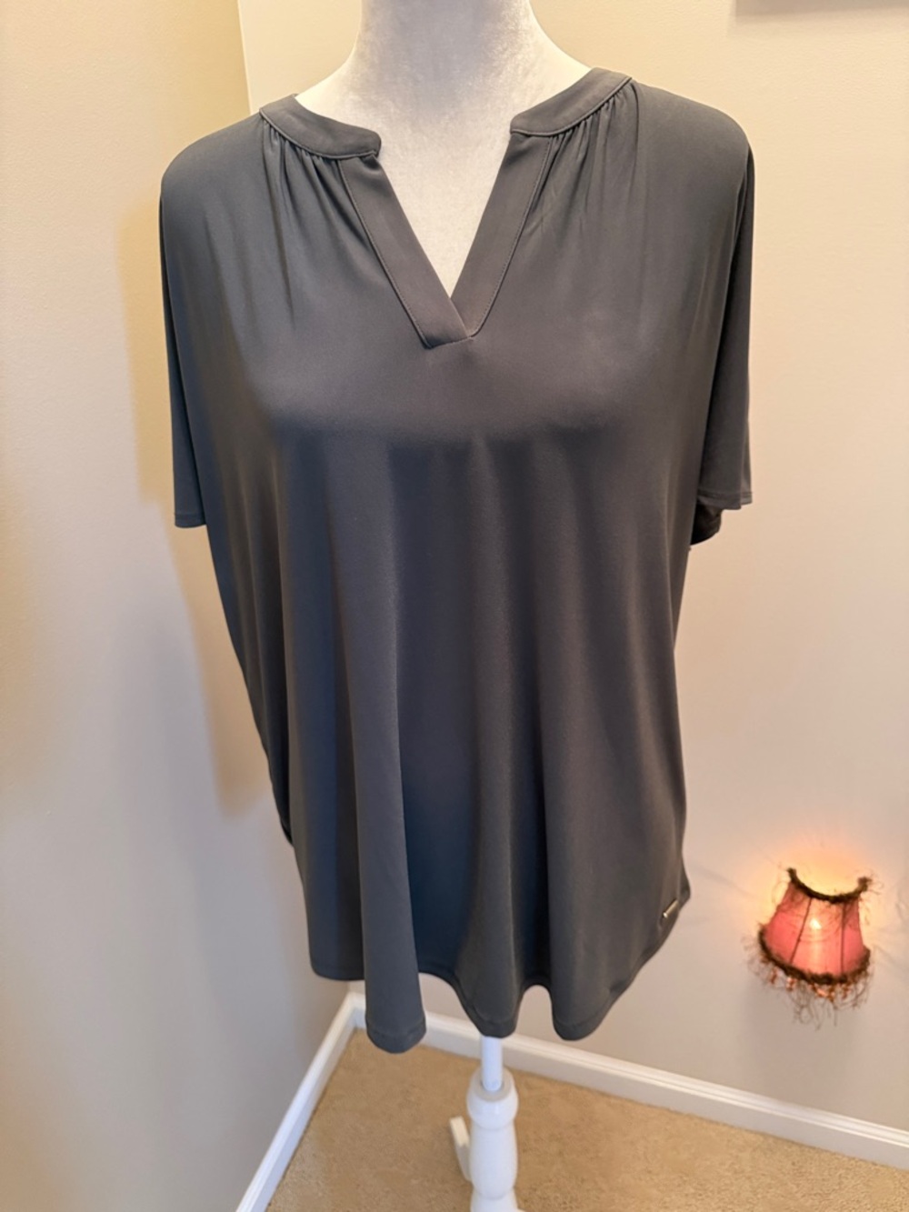 Women's V-Neck Short Sleeve Top - Olive